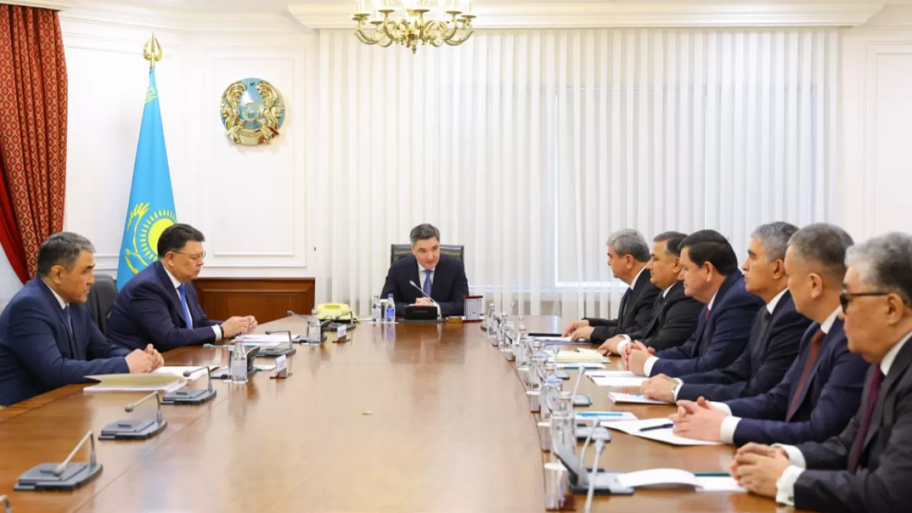 Олжас Бектенов обсудил спасение Арала с международными партнерами  