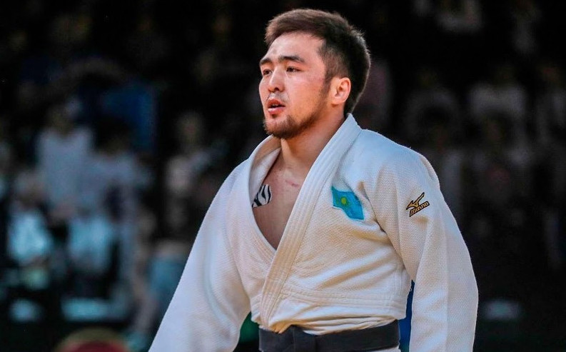 Олимпиада жеңімпазы Елдос Сметовке ота жасалды