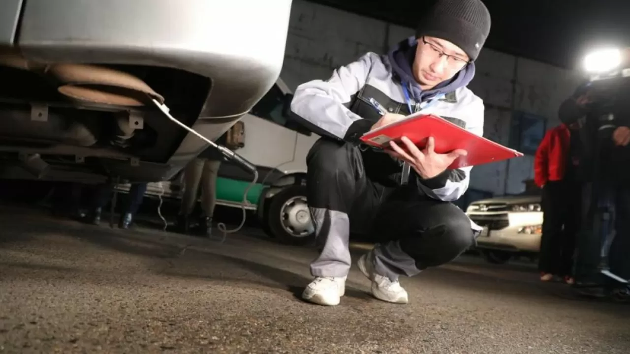 В Алматы выявили сотни автобусов со значительным превышением выбросов