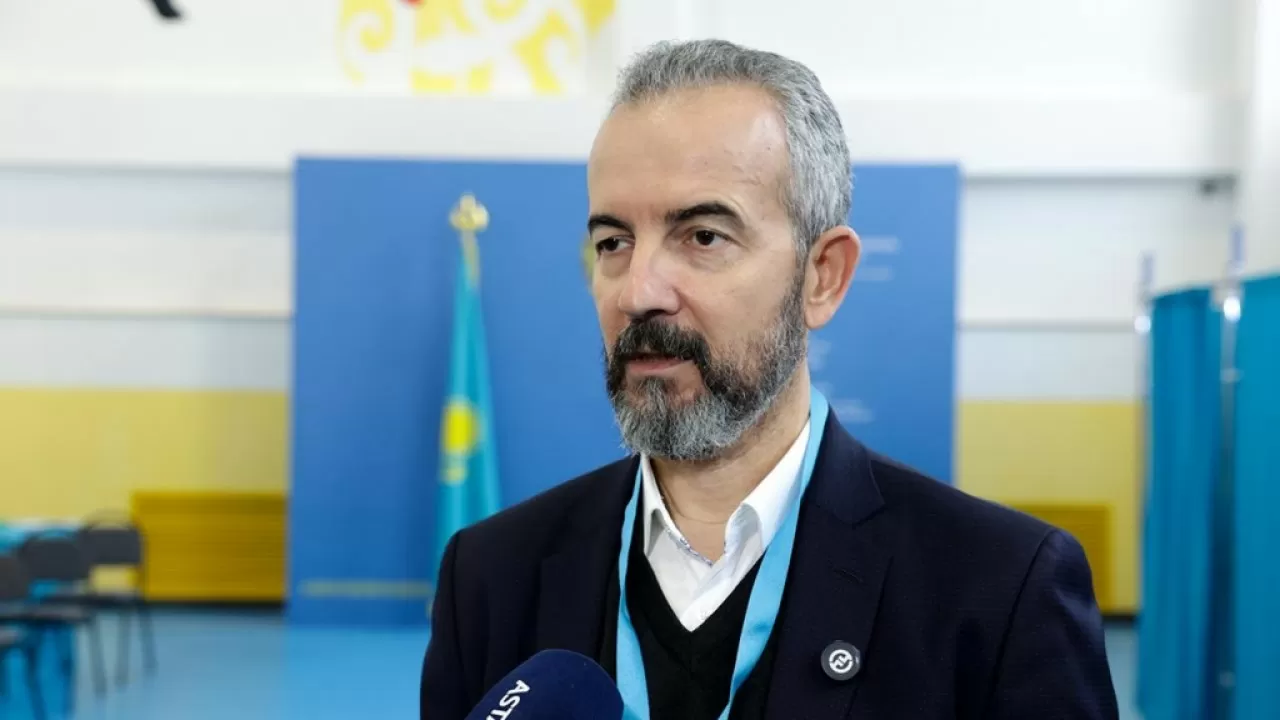 Госкомиссар по выборам Албании отметил честность голосования и историческое значение референдума в Казахстане