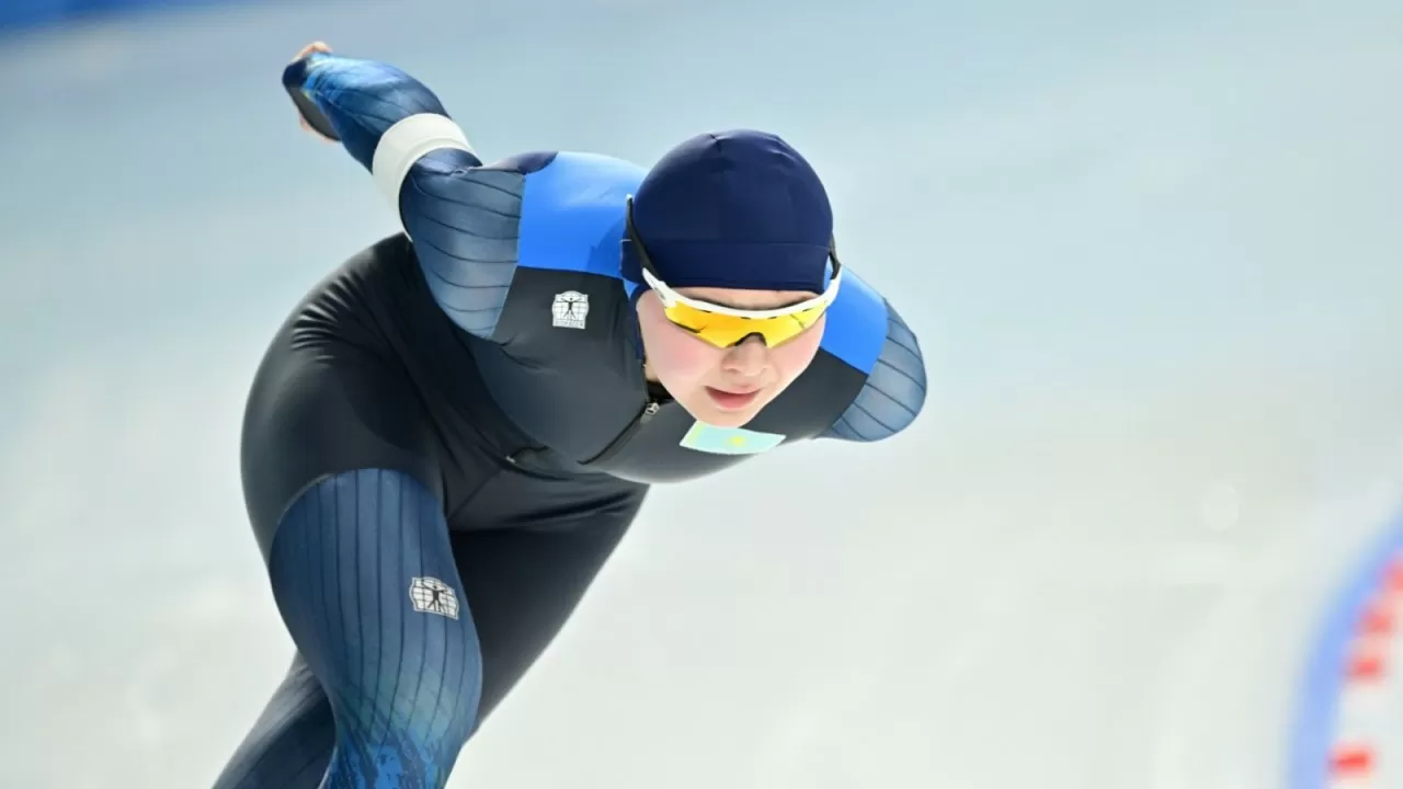 Токаев поздравил конькобежку Шумекову с триумфом на чемпионате мира