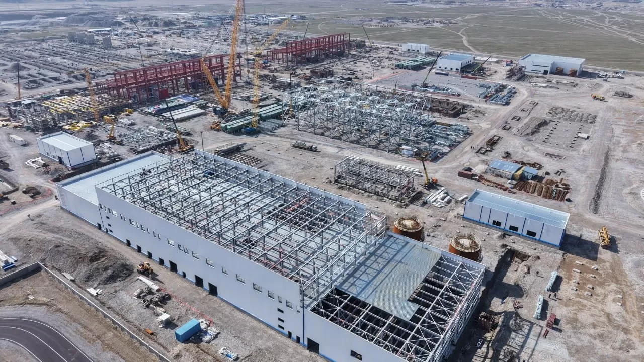 Стройку крупнейшей газовой электростанции на юге Казахстана проверил Бектенов 