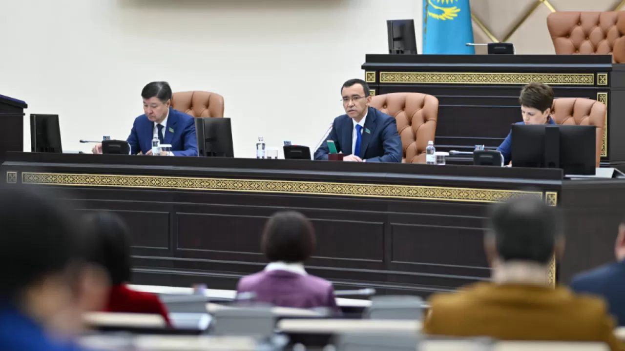 До 1 июля в РК изменят ключевые законы страны 