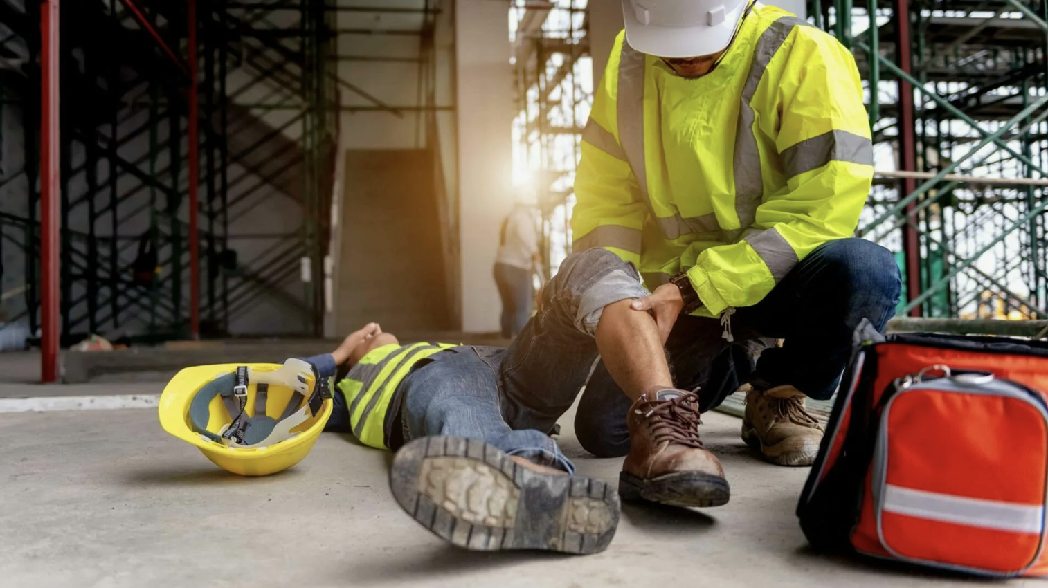 Петропавлда жұмысшы 800 келі металл табақтардың арасында қысылып қалды