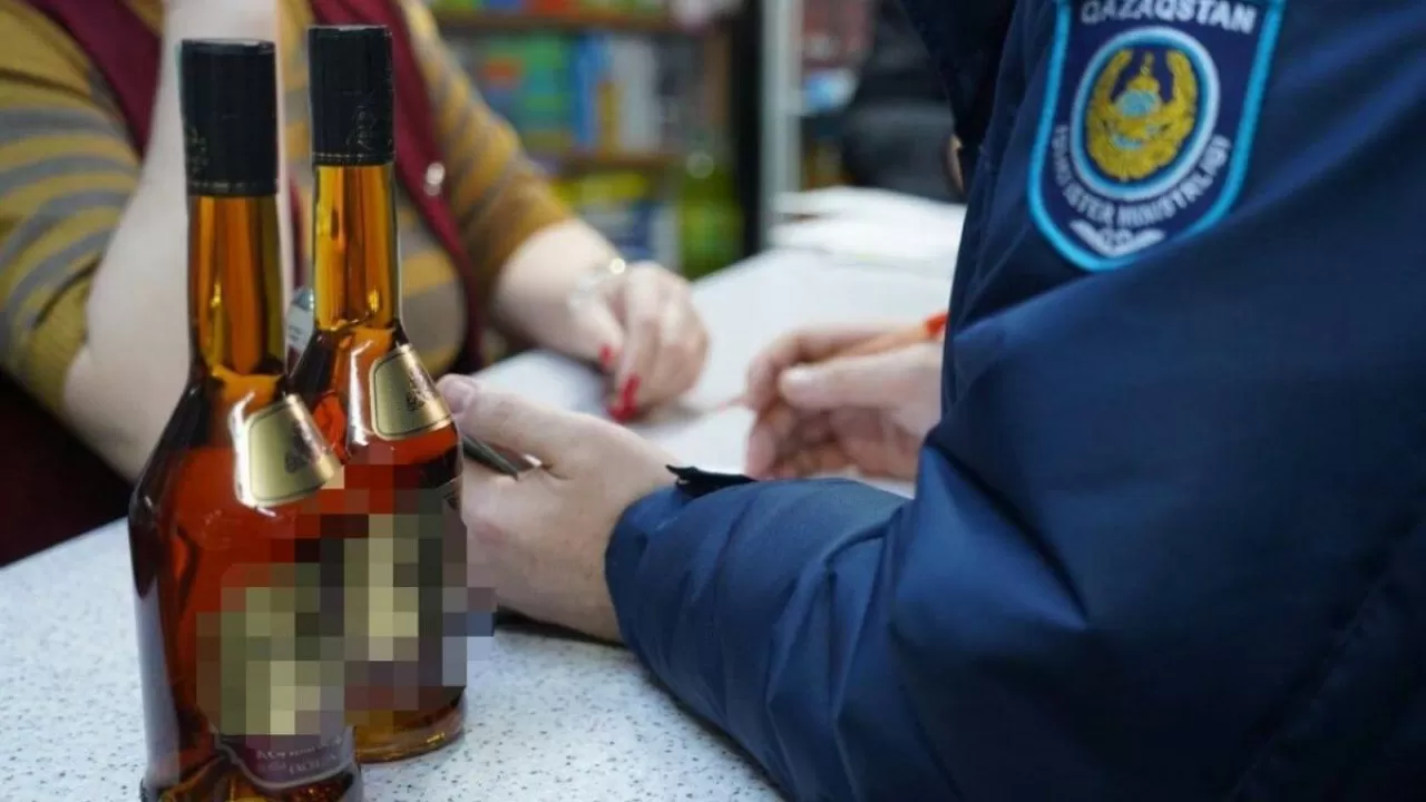 Более тонны алкоголя изъяли в Алматы