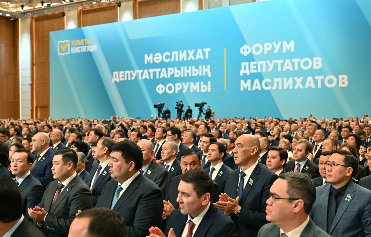 В бюджетные комиссии при акиматах следует включить авторитетных депутатов - Токаев