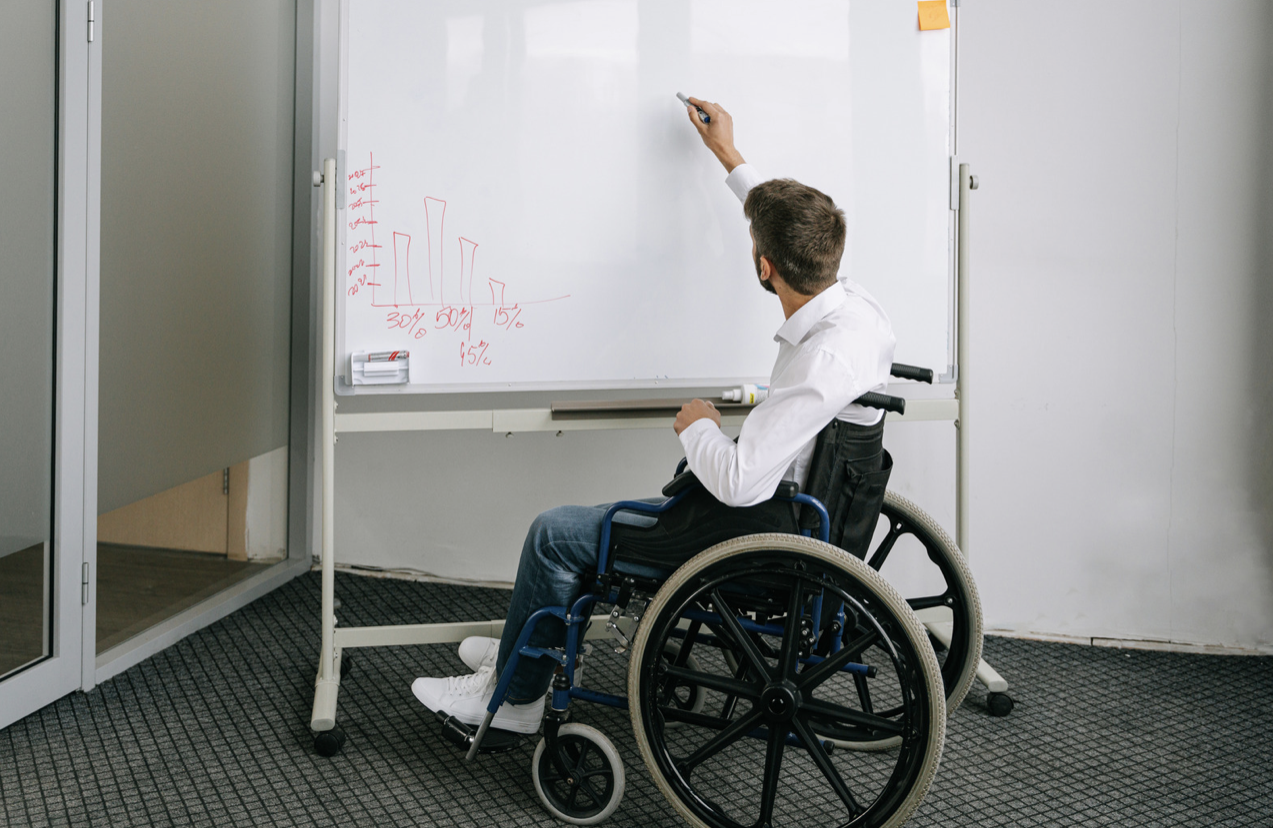 Қазақстанда 27 мыңнан астам әлеуметтік нысан мүгедектігі бар адамдарға бейімделген