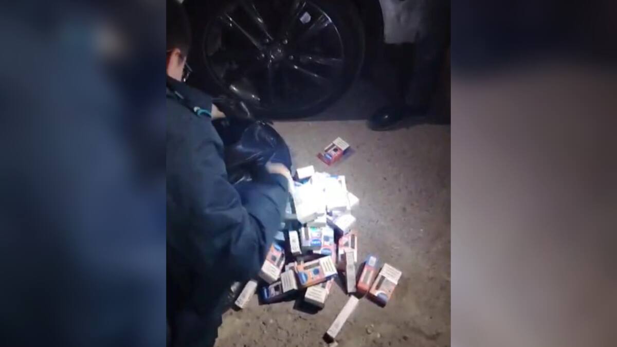 Шымкентте вейп сатқан 2 күдікті ұсталды