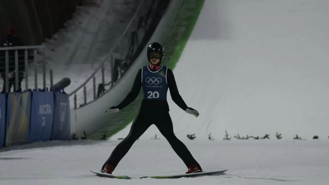 ЧМ по прыжкам на лыжах с трамплина: казахстанец ворвался в десятку лучших 