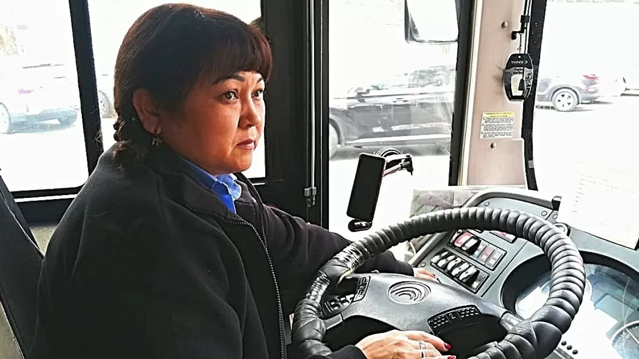 Перемена мест: история кондуктора, ставшей единственной женщиной-водителем автобуса