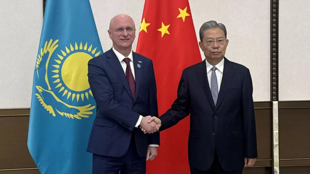 Роман Скляр встретился с председателем парламента Китая