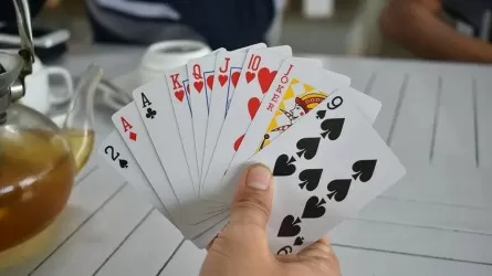 Павлодарские чиновники попали в фокус из-за счетов в букмекерских конторах