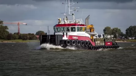 Буксир &laquo;Астана&raquo; ушел под воду с 5 моряками в румынском порту 