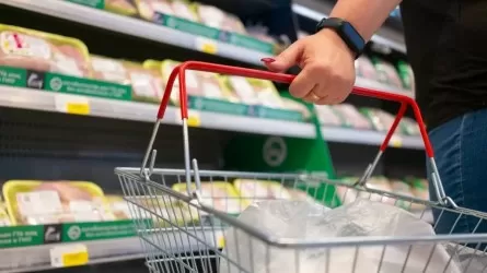 На севере Казахстана продавали социальные продукты с наценкой 50% 