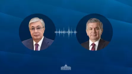 Мирзиёев поздравил Токаева с референдумом 