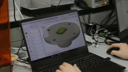 В Казахстане разработали устройство, которое вырабатывает энергию из шума и движений