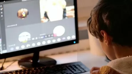 Вторая смена школьников Астаны остается дома 