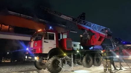 Шесть человек обратились к медикам после пожара в развлекательном центре Семея