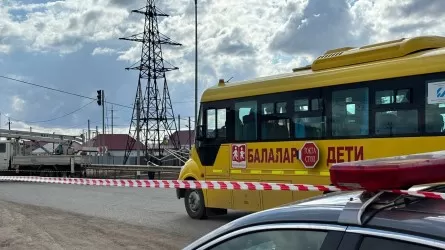 Маршрутный и школьный автобусы столкнулись в ЗКО: есть пострадавшие