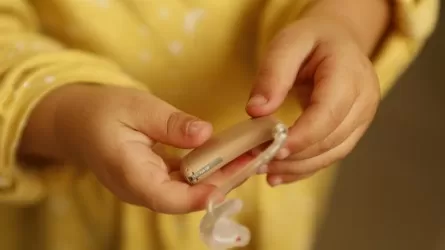 Сотням детей восстановили слух в Казахстане 