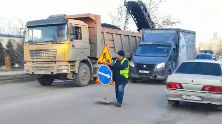 &laquo;Асфальт растаял&raquo;: в Семее просят отключить &laquo;Сергеки&raquo; из-за ям  