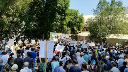 В соседней с Казахстаном стране локализуют митинги в &laquo;зонах протестов&raquo;