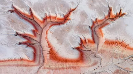 Где в Казахстане есть "горы тирамису" 