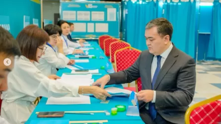 Аким Астаны отдал свой голос на референдуме