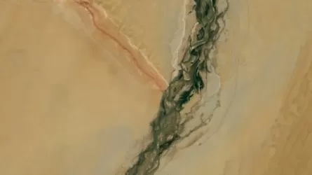 Где на Земле течет река с драгоценностями 