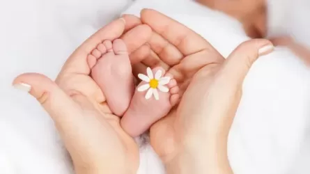 Тысячи двойняшек родились в Казахстане в 2025 году 