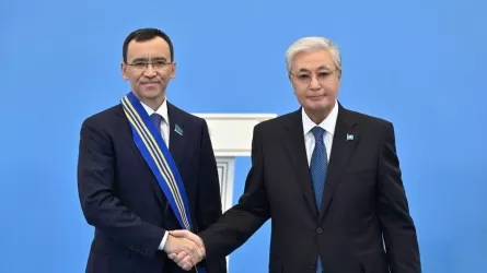 Токаев наградил ряд казахстанцев