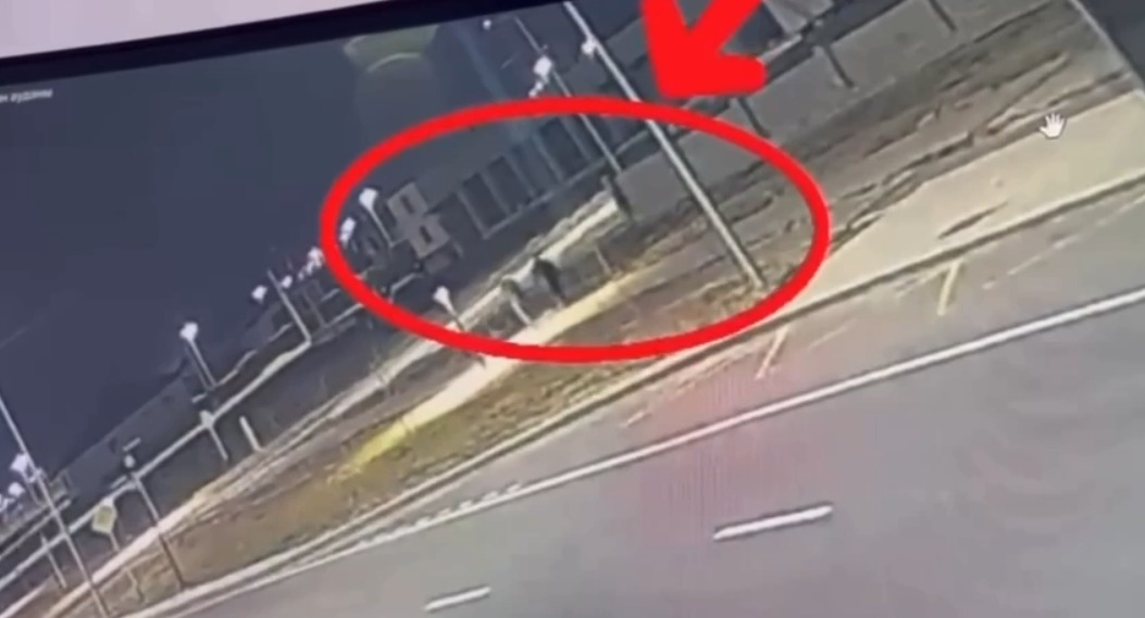 Түркістанда бетін маскамен жапқан 2 жігіт бейнекамераларды қасақана сындырған