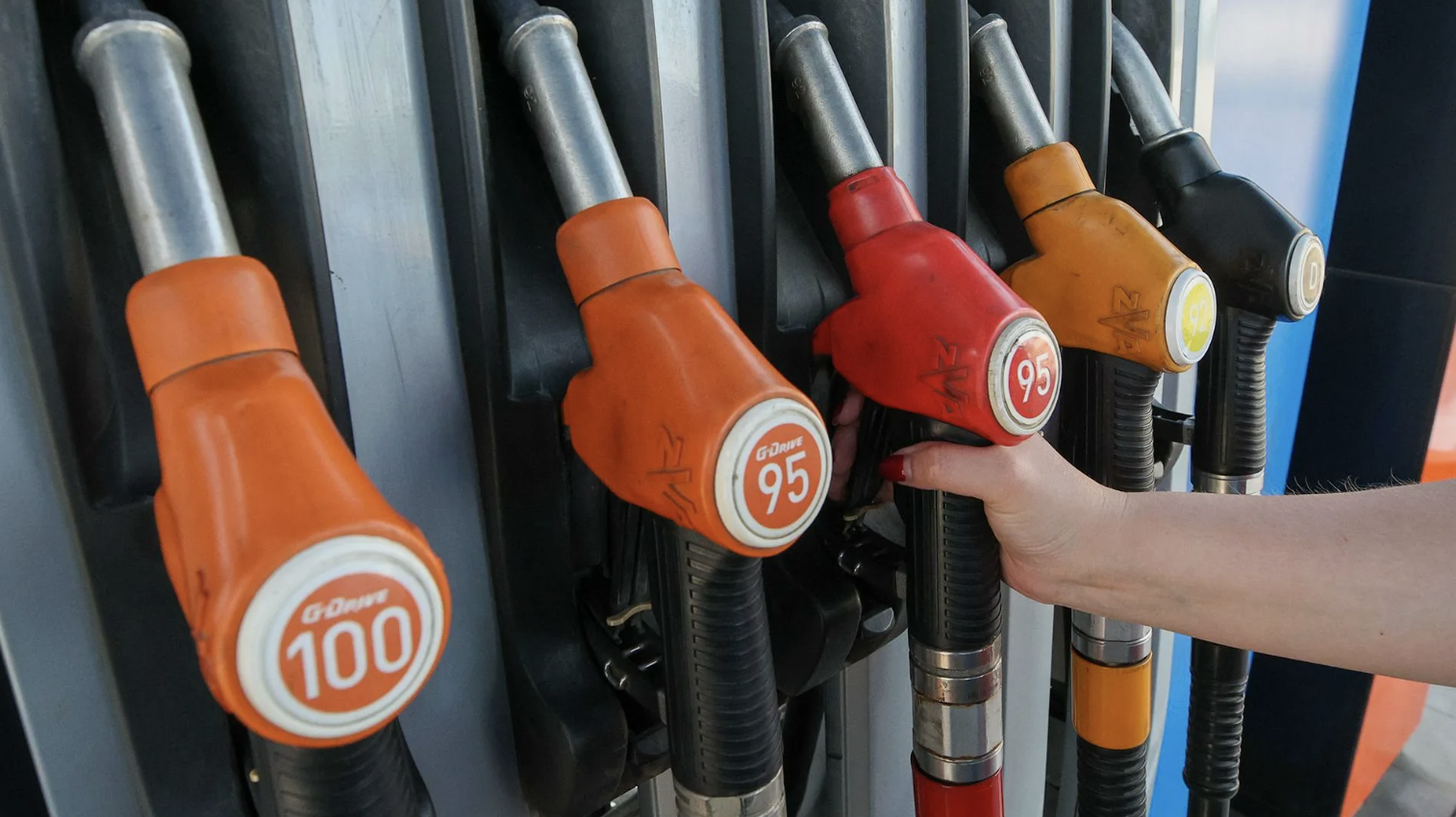 Қазақстандағы арзан бензин: экономикалық тиімділіктің артықшылығы ма, әлде зияны ма?