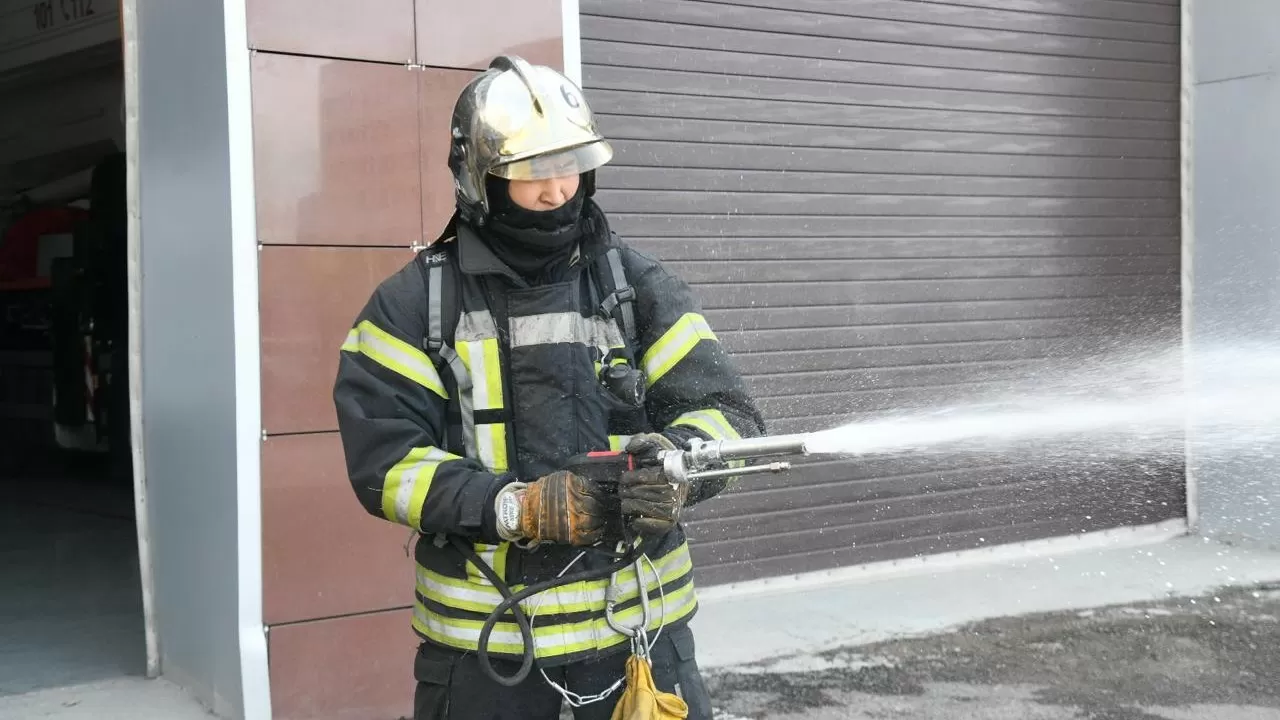 В Астане усилили меры против автопожаров