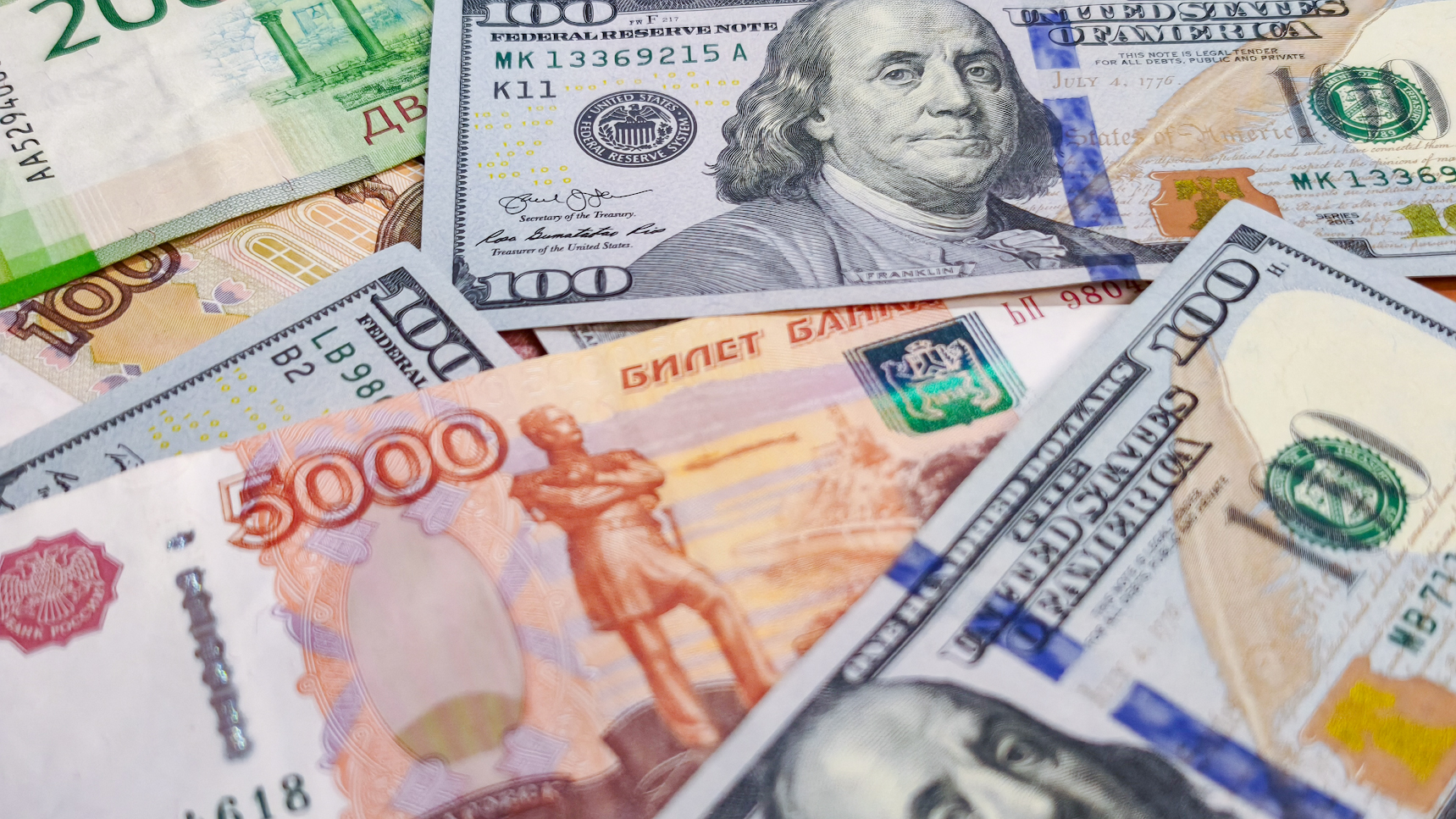 Обвал экономики России, мясо и штрафы &ndash; что интересовало казахстанцев в феврале