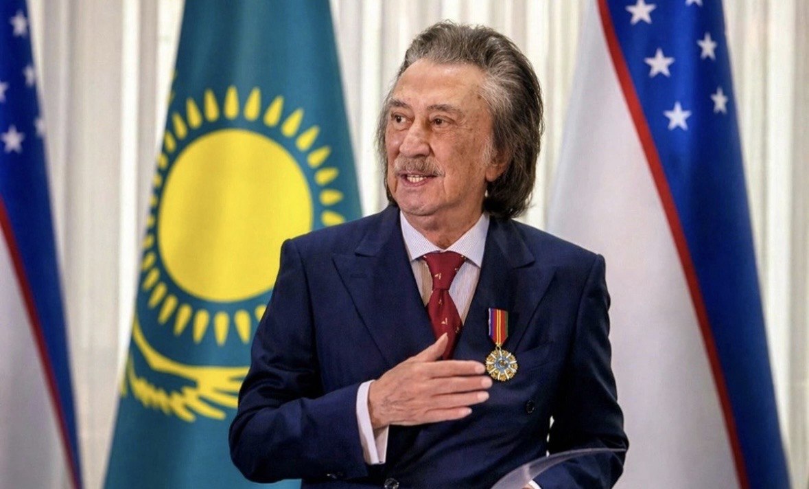 Ташкентте әнші Фаррух Закировке Қазақстан Президенті атынан "Достық" орденін табыстау салтанаты өтті