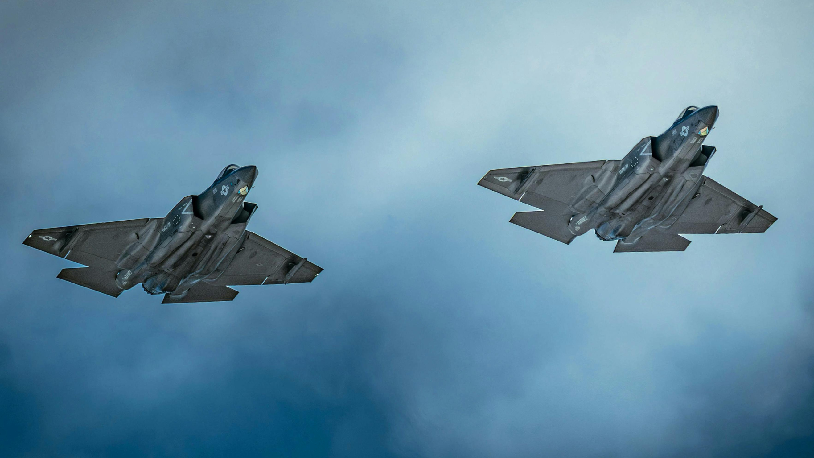 АҚШ Иранмен соғыста бір күнде 2 әскери ұшағынан айырылды