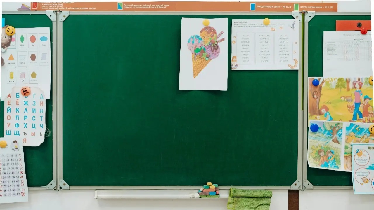 Астанада оқушыға қол көтерген мұғалім жұмыстан шығарылды 