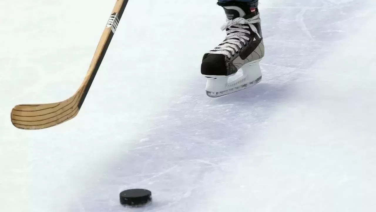 Клуб Михайлиса и Орехова разгромно проиграл на старте полуфинала КХЛ