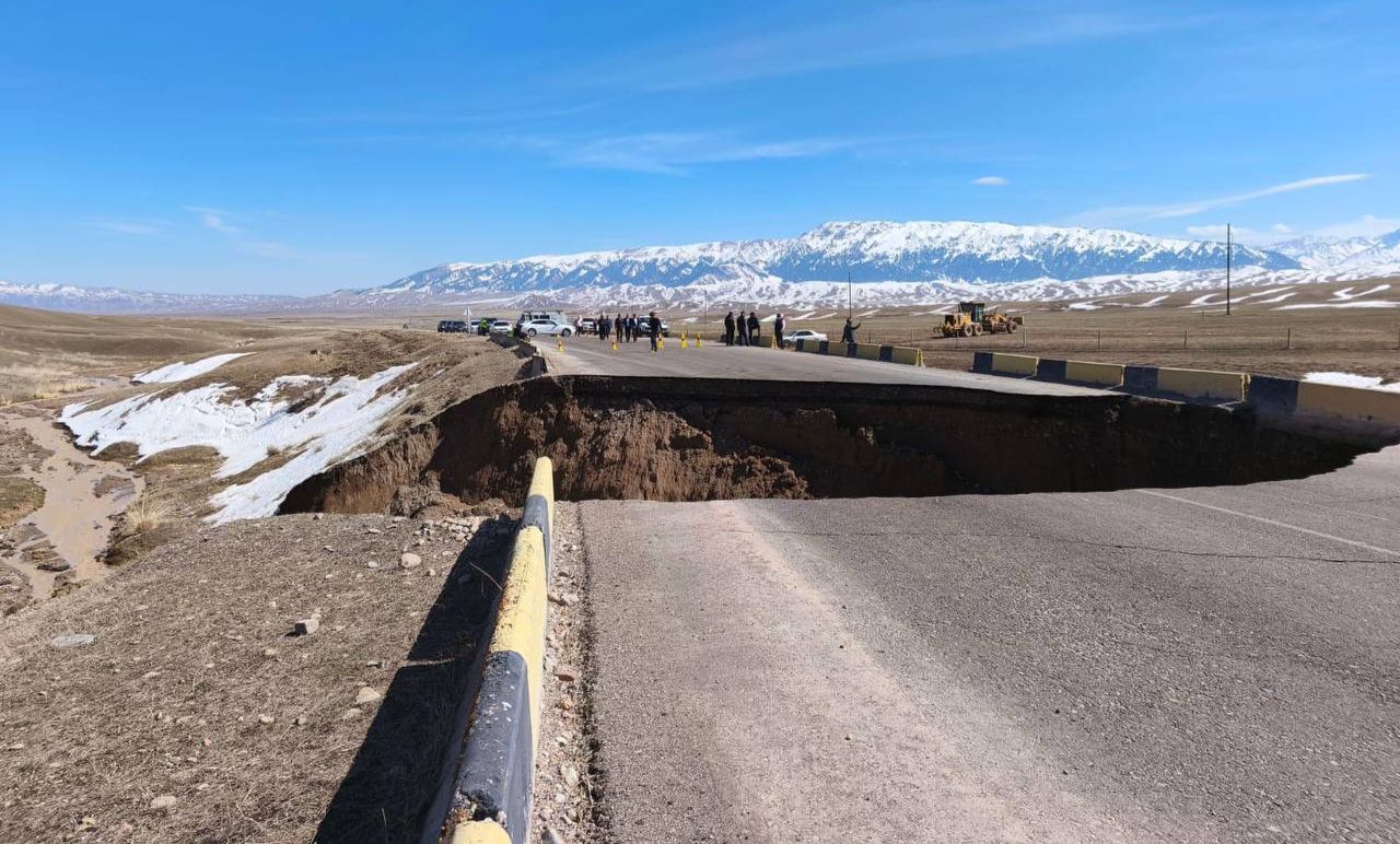 "Кеген &ndash; Нарынқол" автожолында су құбыры жарылды