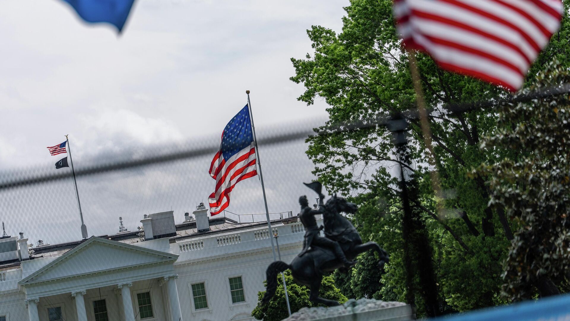 АҚШ Иранда жүрген америкалықтарға шұғыл мәлімдеме жасады