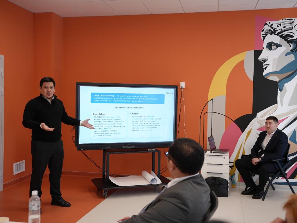 Жасанды интеллект технологиялары мектептерді басқару тәсілдерін өзгертеді