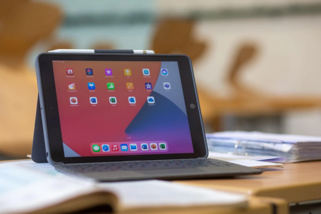 "Qazaq Digital Mektebi": Ауыл мектептері цифрландыру кезеңіне өтеді