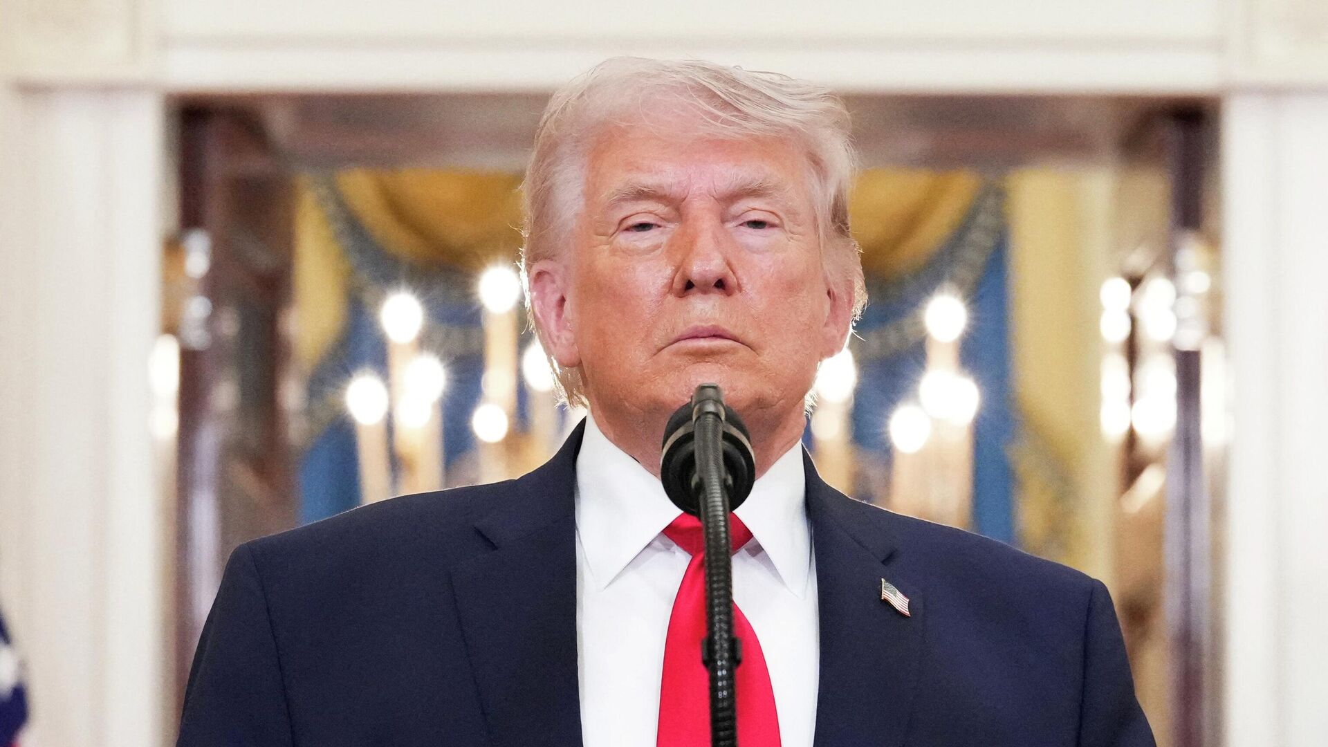 Трамп Ормуз бұғазын бұғаттауға уәде берді