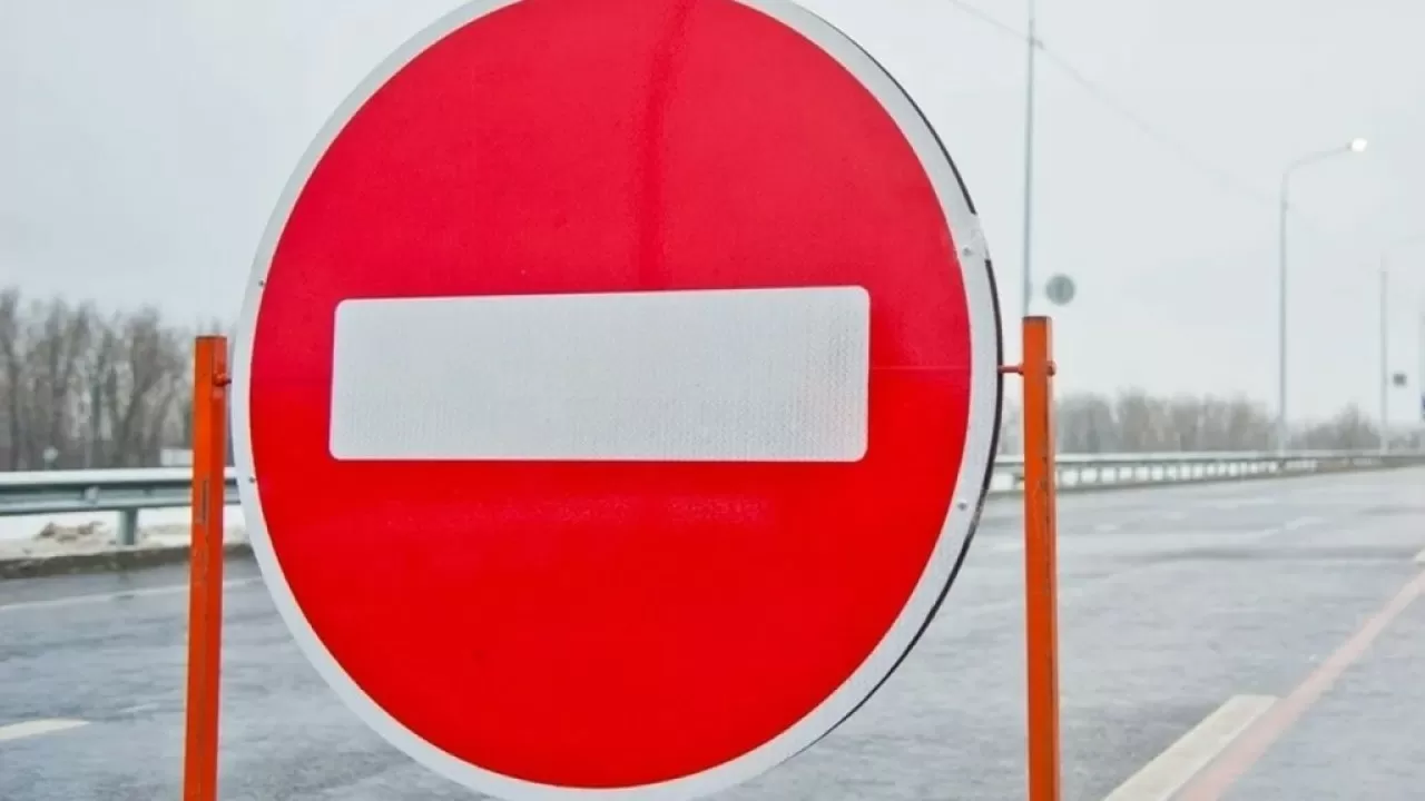 Трассы закрыли в трех областях Казахстана 17 апреля 