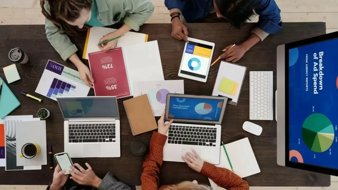 23 апреля: солидарность молодежи и дипломатия