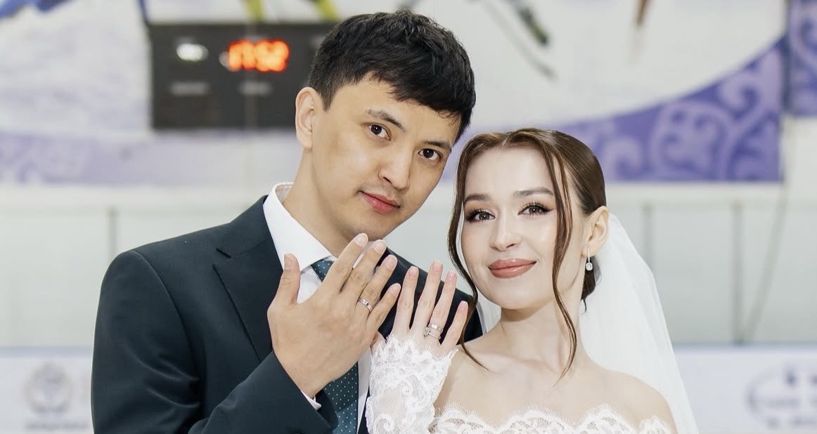 Қазақстандық спортшы некесін мұз үстінде қидырды