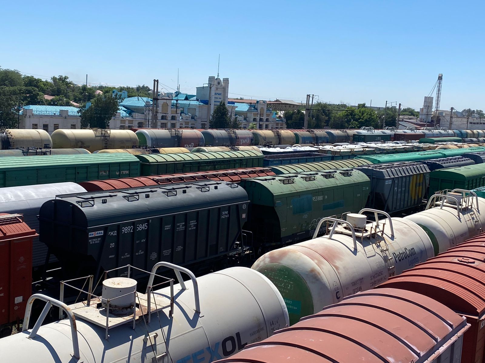 Өзбекстан Қазақстан арқылы 76 контейнерлік пойызын жөнелтті