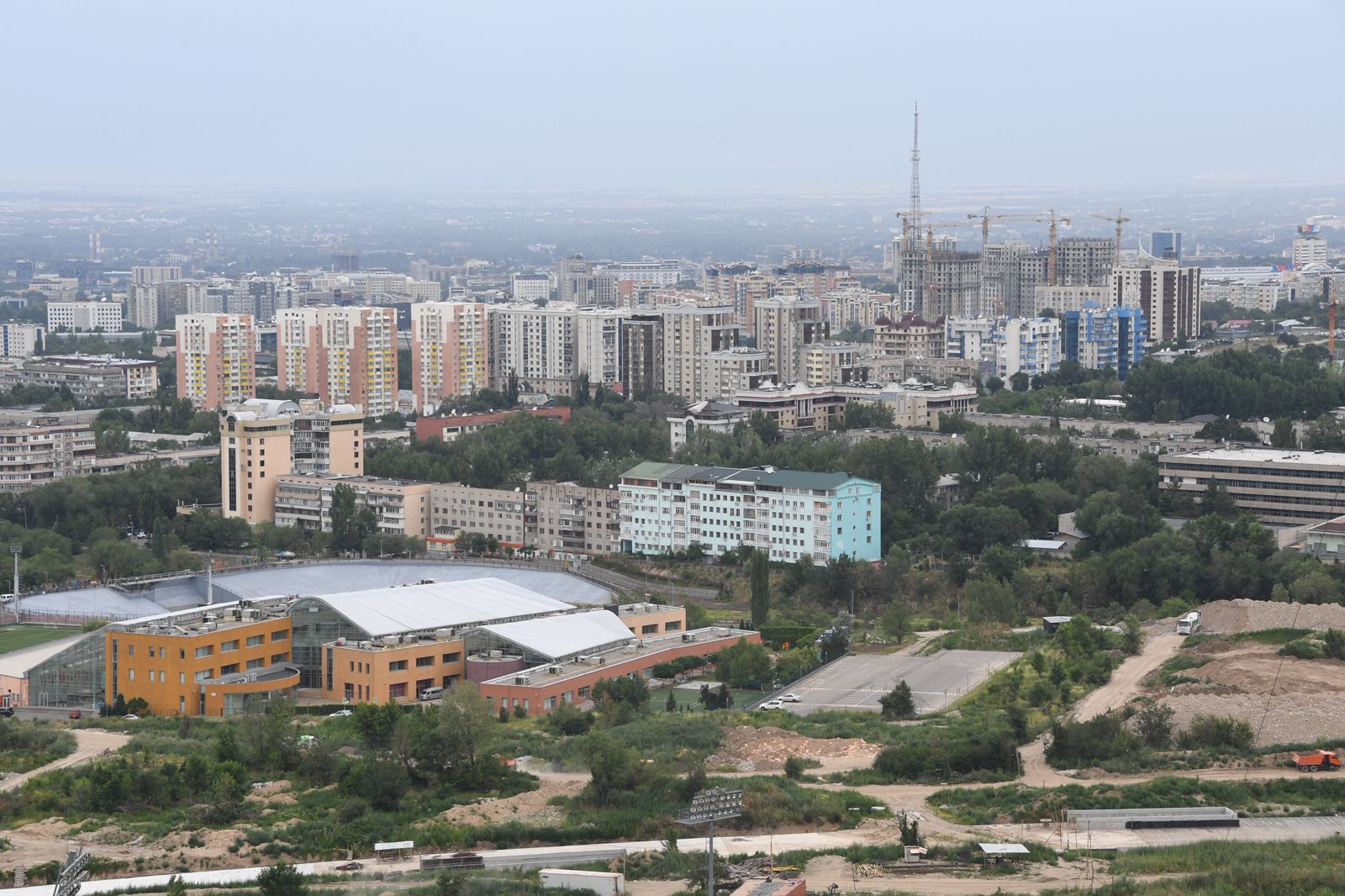 Алматыда көлік иелеріне катализатор орнату міндеттеледі