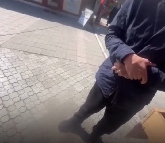 &laquo;Сені зорлағым келеді&raquo;: Семейде мас ер адам жасөспірім қыздарға тиіскен